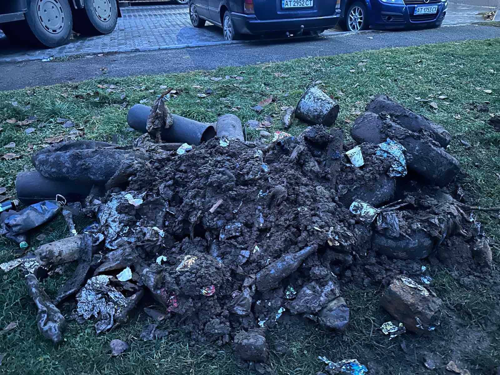 «Подивіться, що ви викидаєте в мережу»: у водоканалі Івано-Франківська відповіли на критику після підтоплень