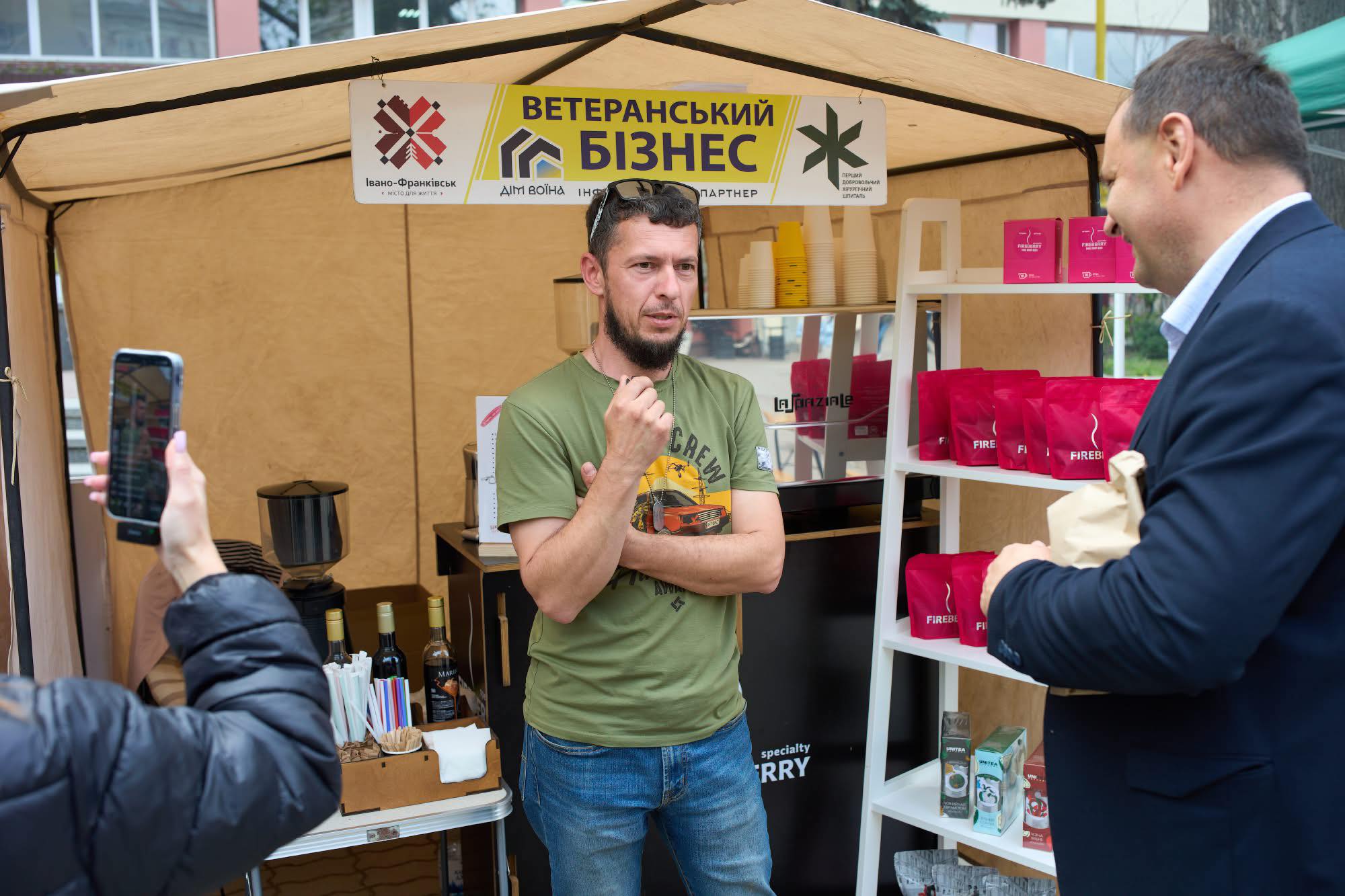 «Усі в один голос кажуть, що це потрібно»: в Івано-Франківську відбувся ветеранський ярмарок