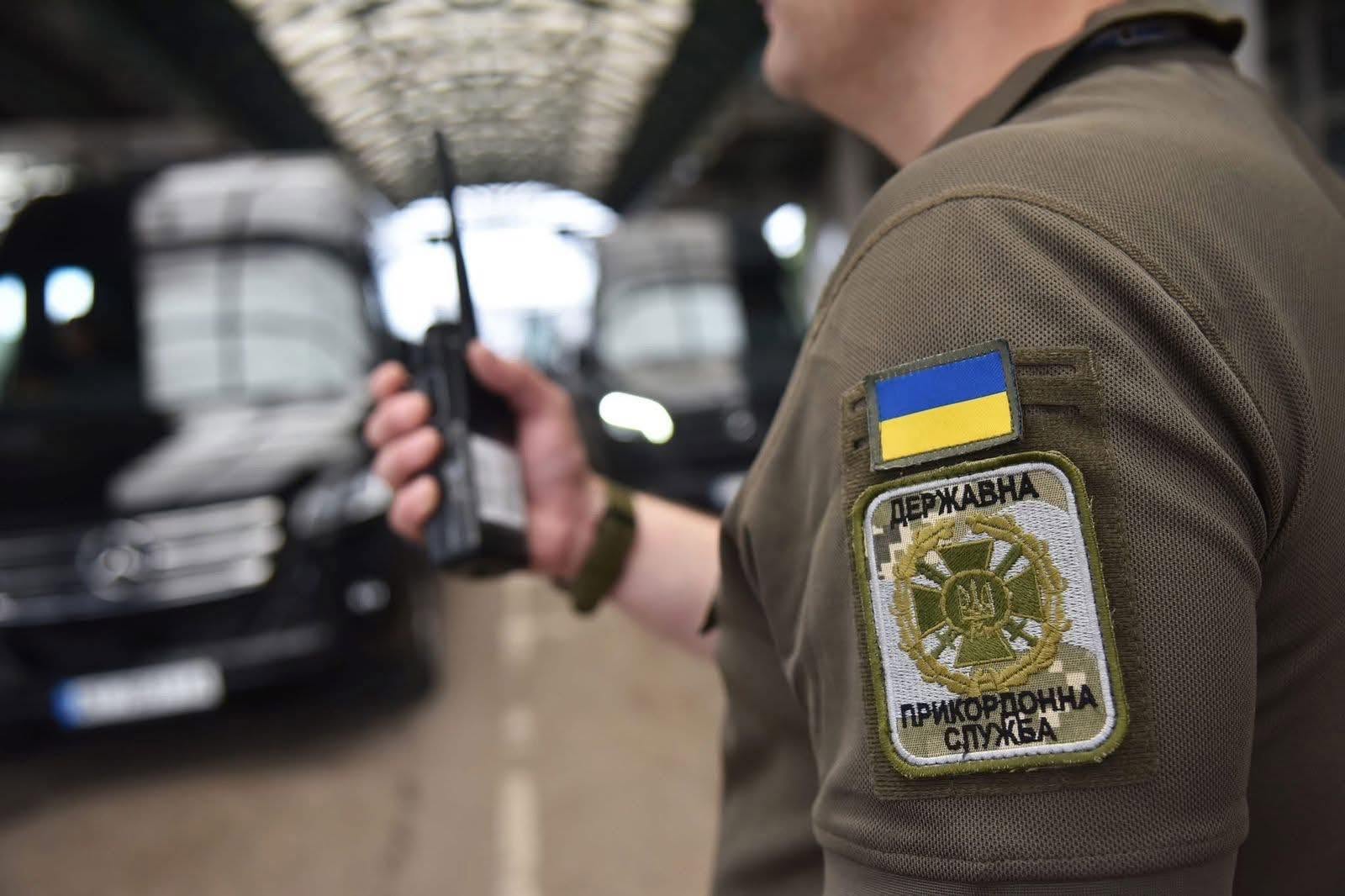 На західному кордоні зафіксували понад 18 тисяч транспортних засобів за добу