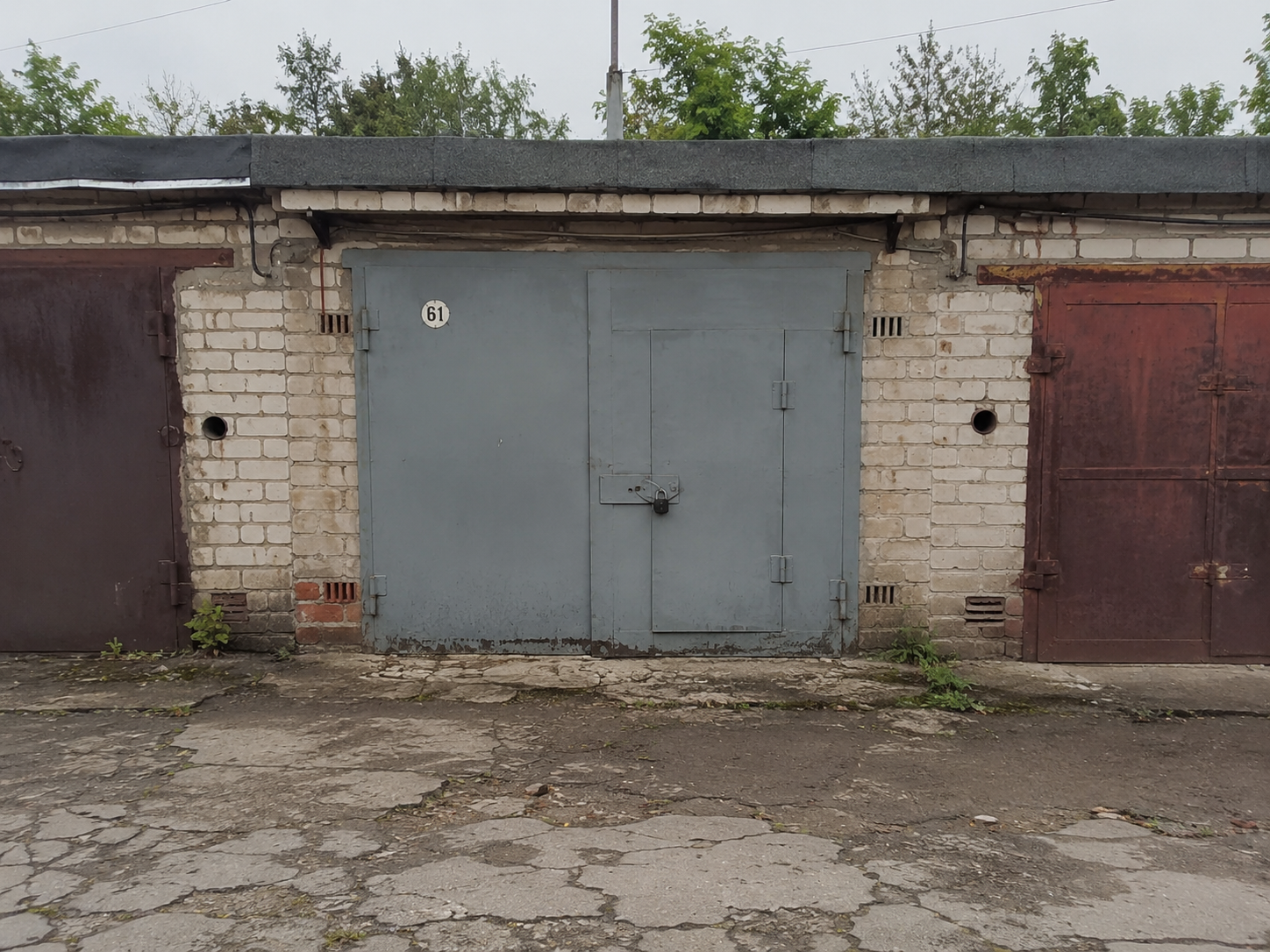 Прикарпатця оштрафували за самовільне будівництво гаража на комунальній землі