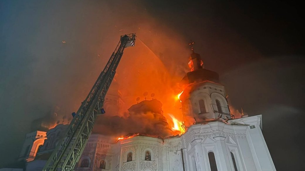 Під час атаки на Київ загорівся дах Успенського собору Києво-Печерської лаври