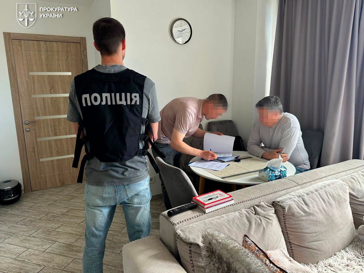 Під виглядом музикантів: експосадовця підозрюють у сприянні незаконному перетину кордону