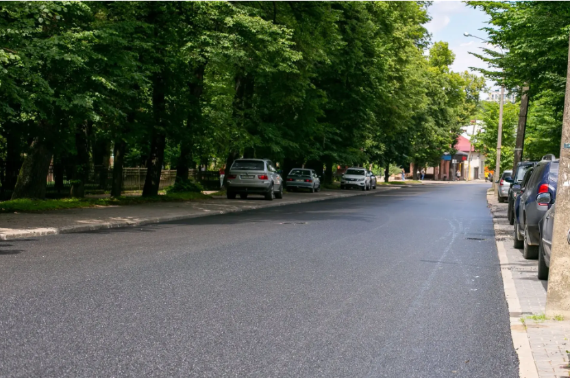 Від Нацгвардії до кільця: в Івано-Франківську завершили ремонт частини вулиці Чорновола