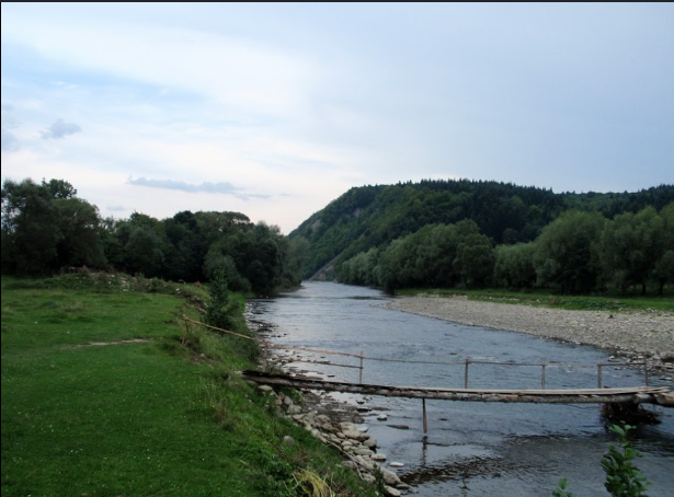 Через обміління річки Чечва у Калуській громаді обмежили водопостачання