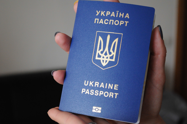 Вчительку Католицького ліцею в Івано-Франківську оштрафували за підробку документів про інвалідність