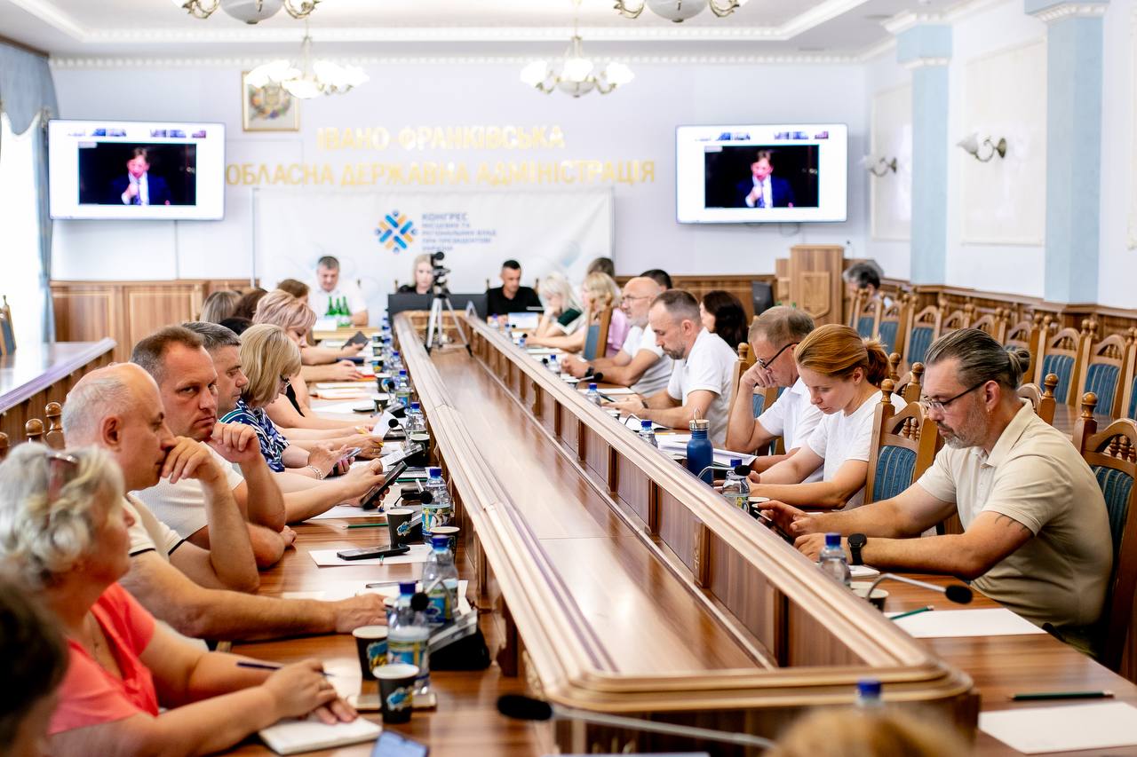 На Івано-Франківщині 25 громад завершили підготовку закладів освіти до нового навчального року