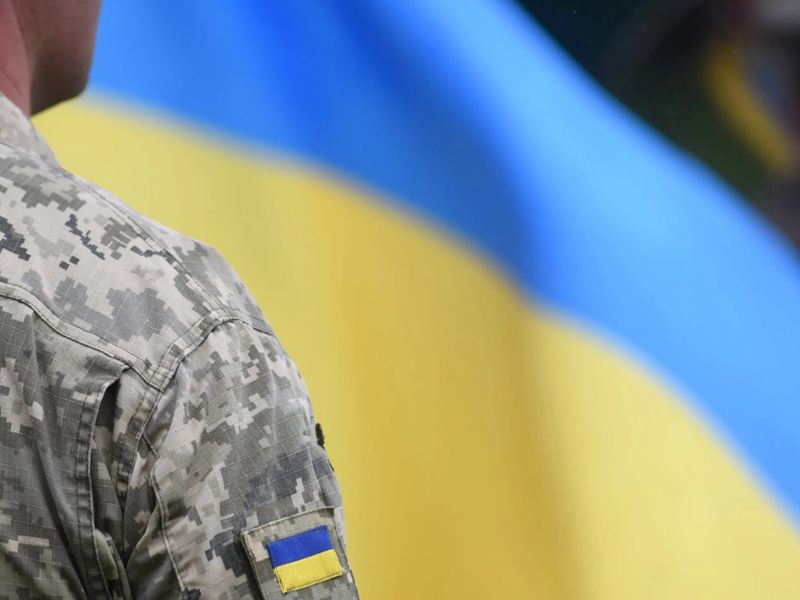 Затримали за СЗЧ: в Івано-Франківську військовий під час конфлікту вдарив солдата головою в ніс