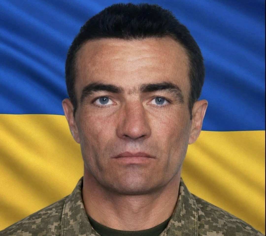 Помер під час відпустки: на Прикарпатті попрощалися з військовослужбовцем Леонідом Єретиновим