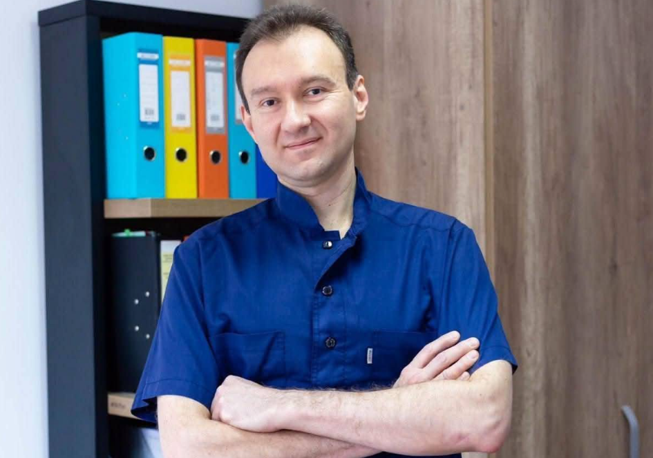 Хірургу з Івано-Франківщини Ростиславу Сабадошу присвоїли звання «Заслужений лікар України»