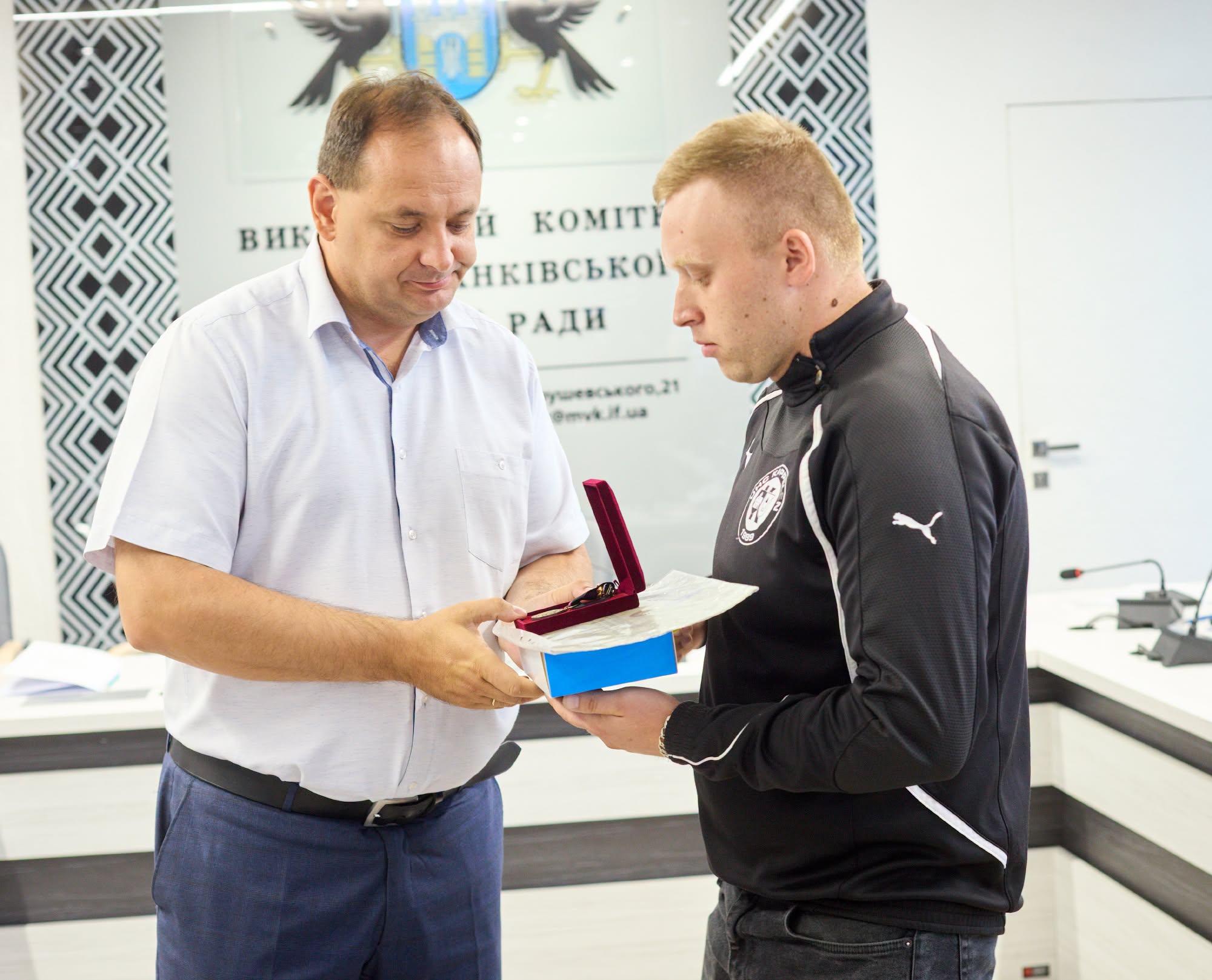 В Івано-Франківську п'ятьом захисникам вручили медалі «За поранення»