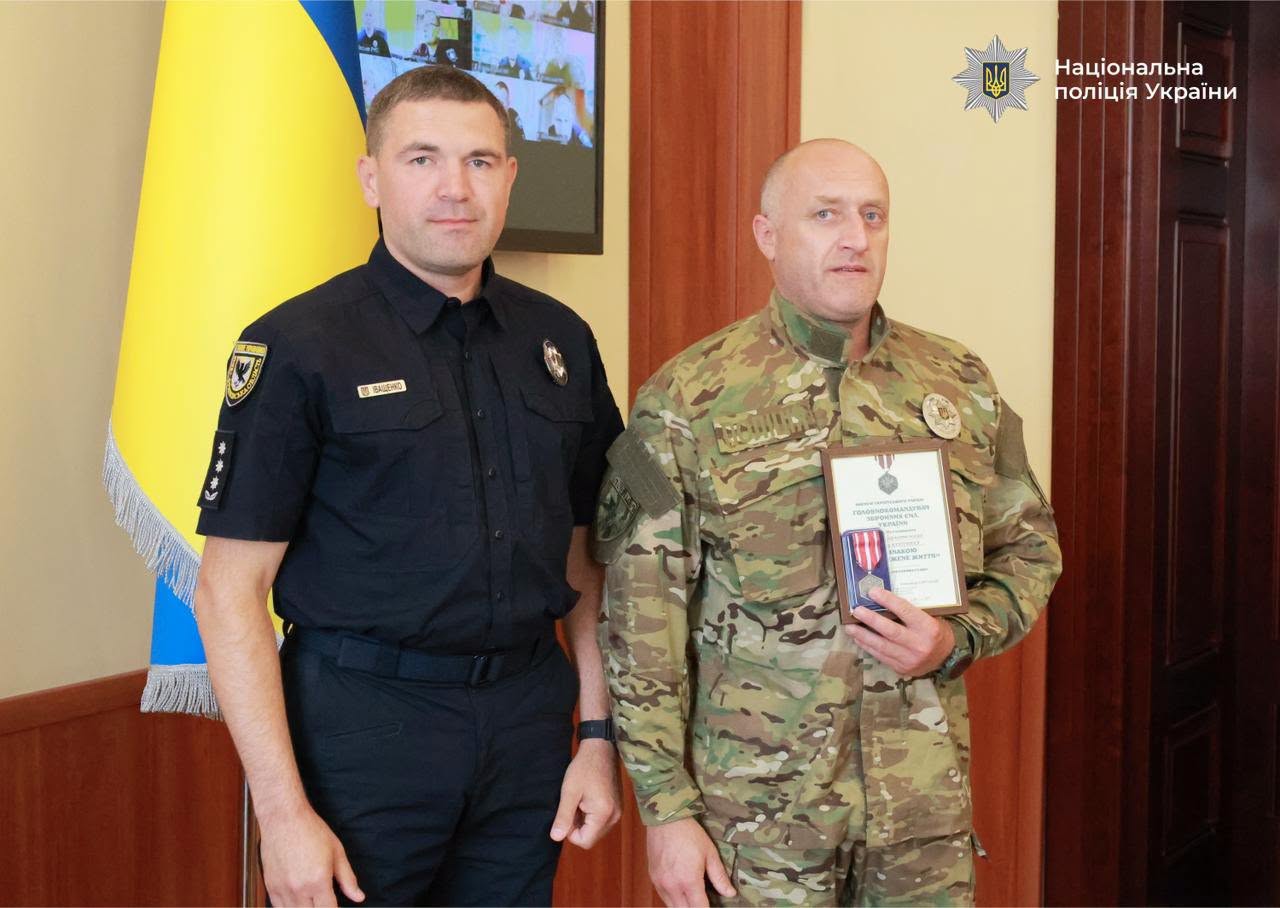Чотири доби без сну заради порятунку побратимів: поліцейський із Прикарпаття отримав відзнаку «За збережене життя»