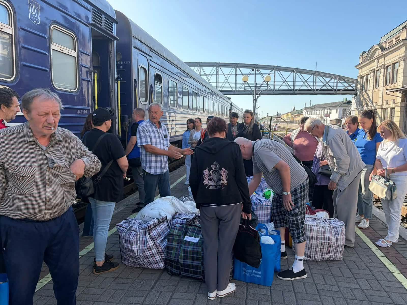 На Прикарпаття евакуювали родини з Донеччини: їх розмістили у трьох громадах