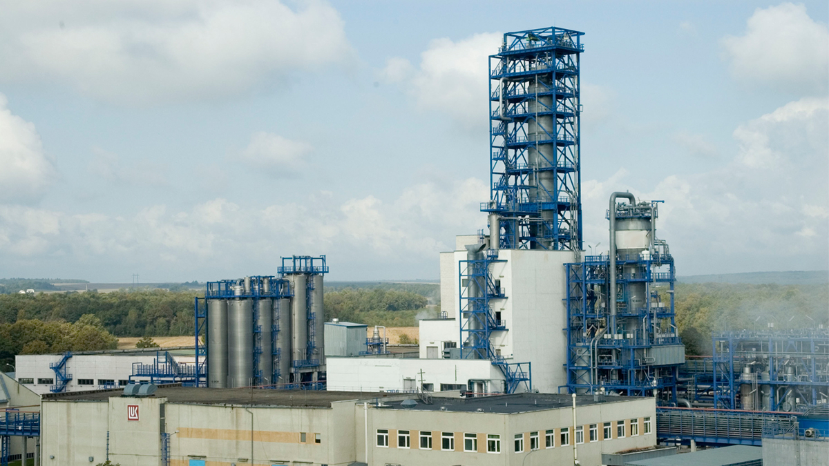 Працівникам «Карпатнафтохіму» виплатили по 3–4 тисячі гривень зарплати замість обіцяних 10–12 тисяч, — мер Калуша