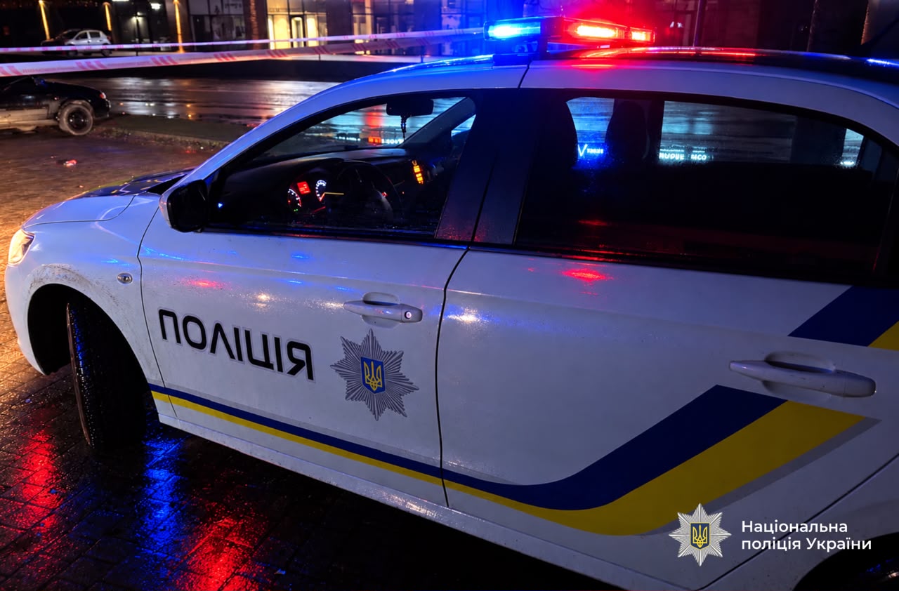 Через черговість проїзду: в Івано-Франківську водій BMW вдарив іншого керманича, пошкодив його авто та стріляв у повітря