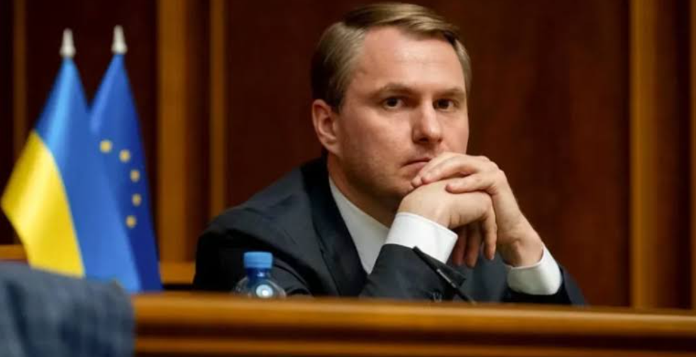 Зеленський вивів Кравченка зі складу РНБО після звільнення з посади генпрокурора
