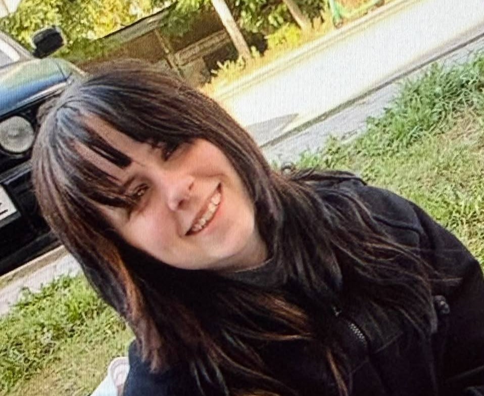 В Івано-Франківську розшукують 13-річну дівчину, яка вийшла з дому та зникла