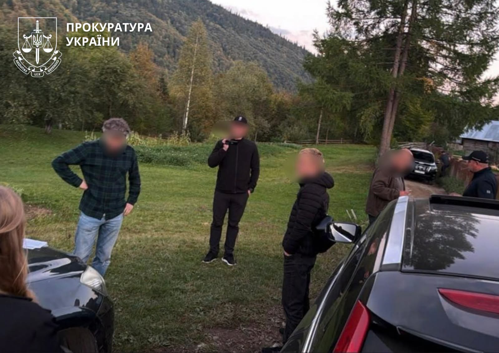 Додавали до офіційних партій необліковану деревину: на Прикарпатті викрили двох посадовців «Лісів України» (ФОТО)
