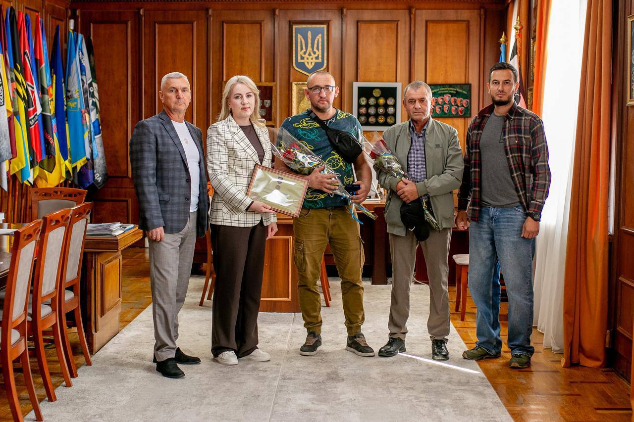 Двох воїнів із Прикарпаття відзначили за захист України
