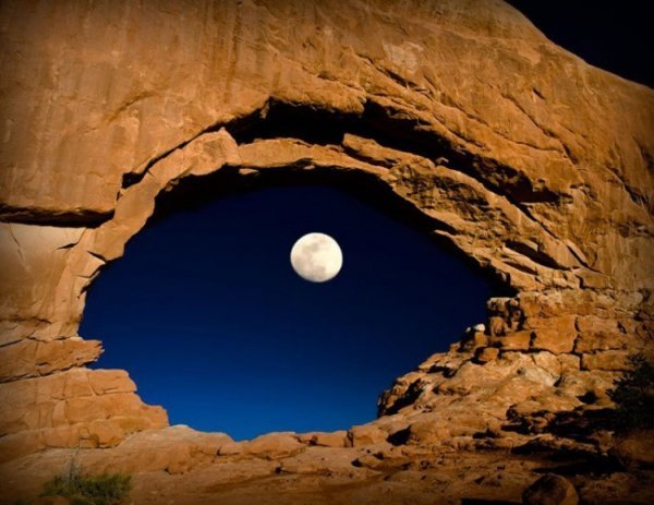 Місячне око, фотограф Lynn Sessions