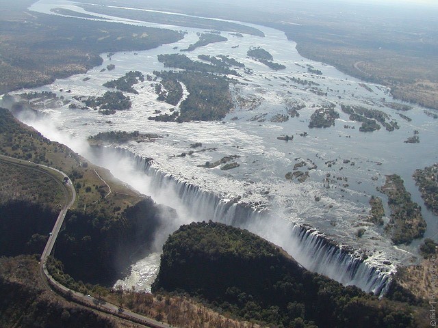 Река Замбези (Zambezi River), Замбия и Мозамбик.