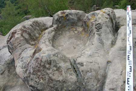 У скелях Довбуша виявлено стародавній скельний храмовий комплекс Великої Богині Праматері