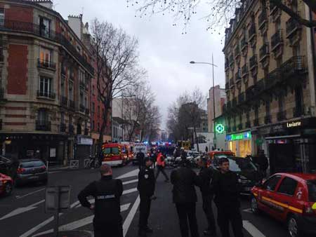 У Парижі знову стріляють: поранили поліцейського