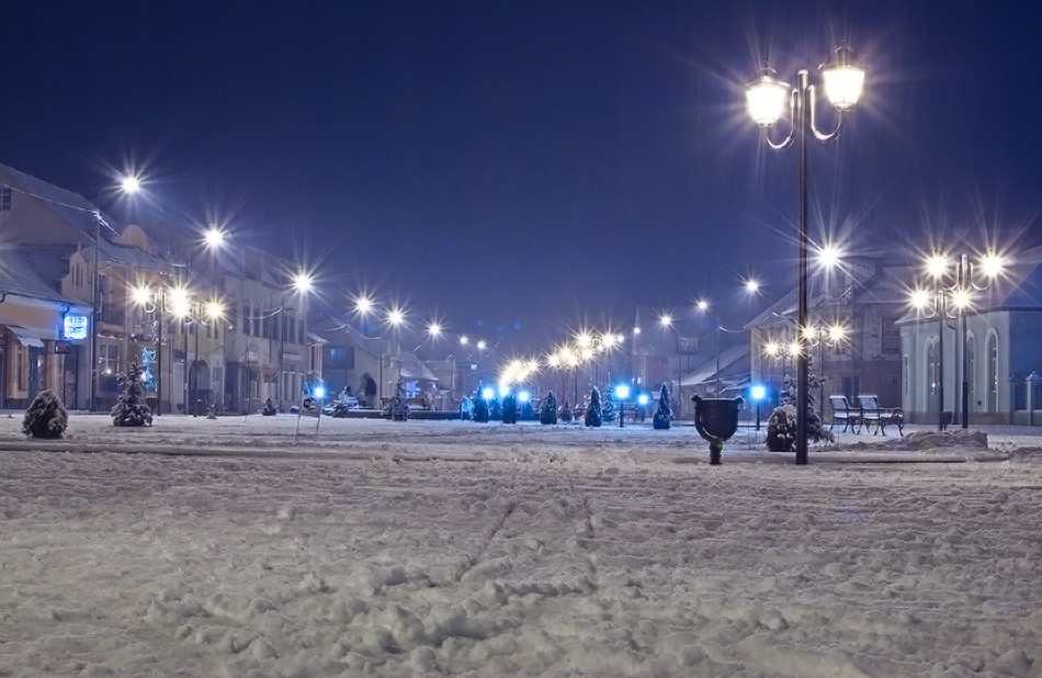 Зимовий Хуст вночі фото Alexandr777