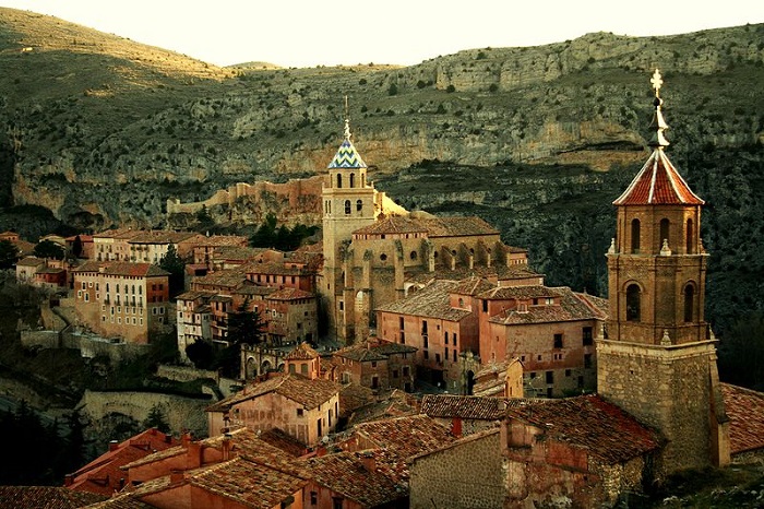Місто-фортеця - одне з найкрасивіших місць Іспанії.