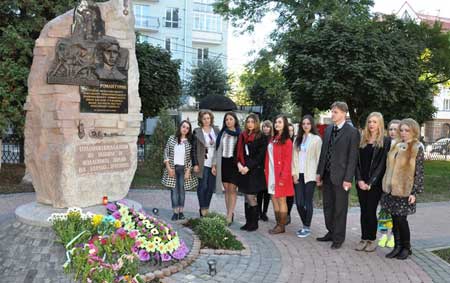 У Прикарпатському університеті вшанували пам'ять Героя Небесної Сотні Романа Гурика