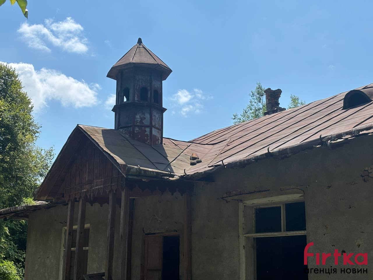 «Пропонують тишу»: як на Прикарпатті живе село з трьома мешканцями (ФОТО)