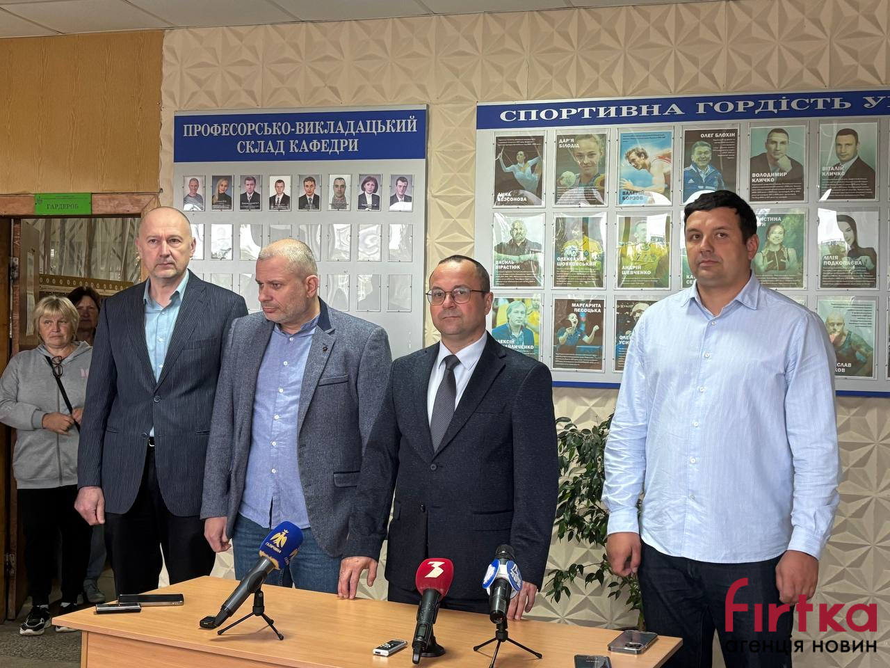 Працюватиме цілий рік: в ІФНТУНГ після ракетного удару відновили та облаштували басейн (ФОТО)