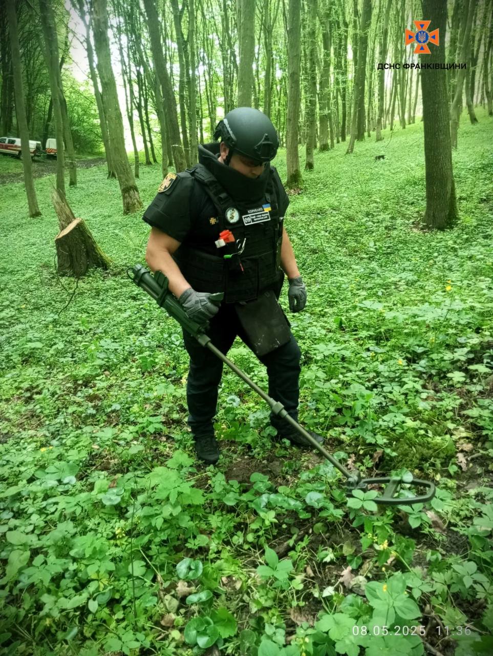 Прикарпатські піротехніки виявили та знешкодили два застарілі боєприпаси (ФОТО)