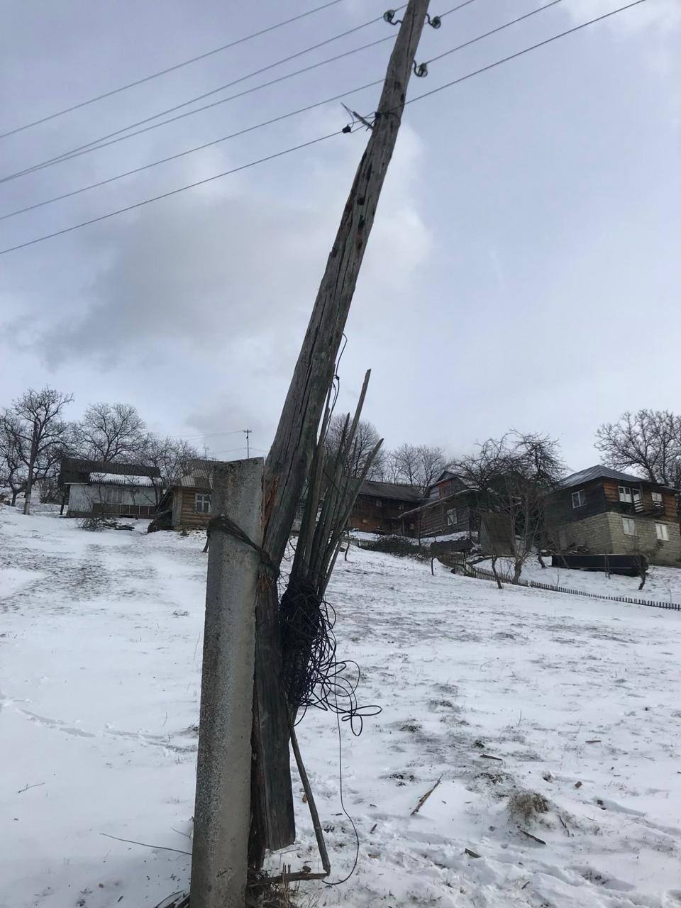 На Прикарпатті продовжують ліквідовувати наслідки стихії (ФОТО)