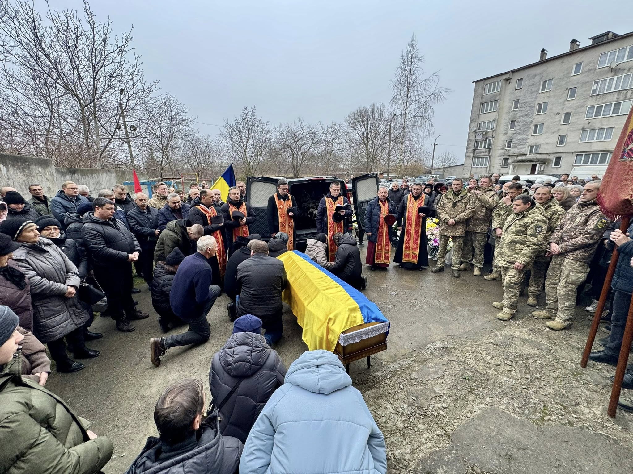 На Івано-Франківщині попрощалися із захисником Андрієм Хомином (ФОТО)