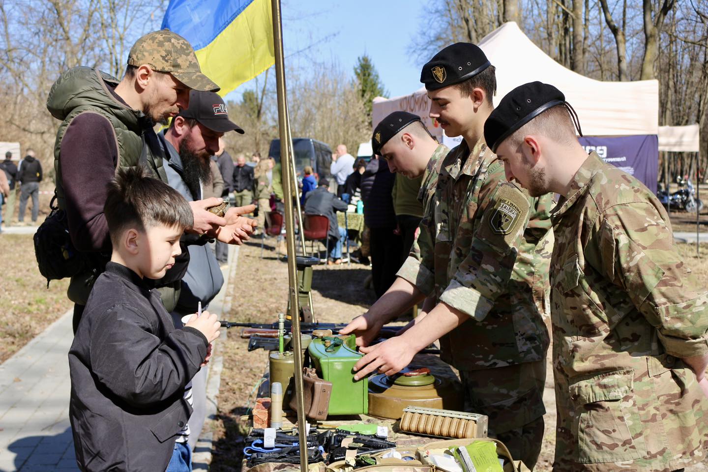 У Коломиї висадили дерева на Алеї добровольців (ФОТО)