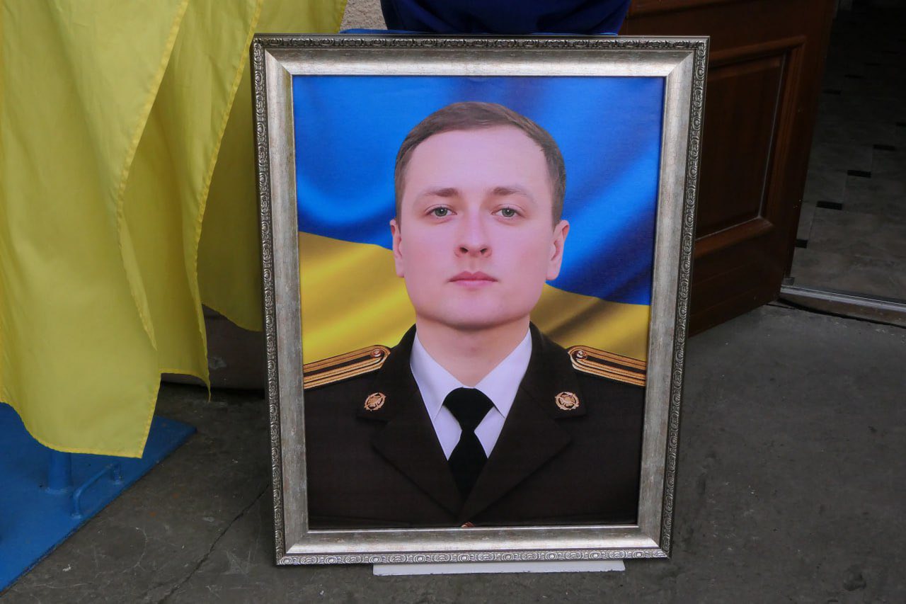 У Калуській громаді попрощалися з бійцем Сергієм Дранутою