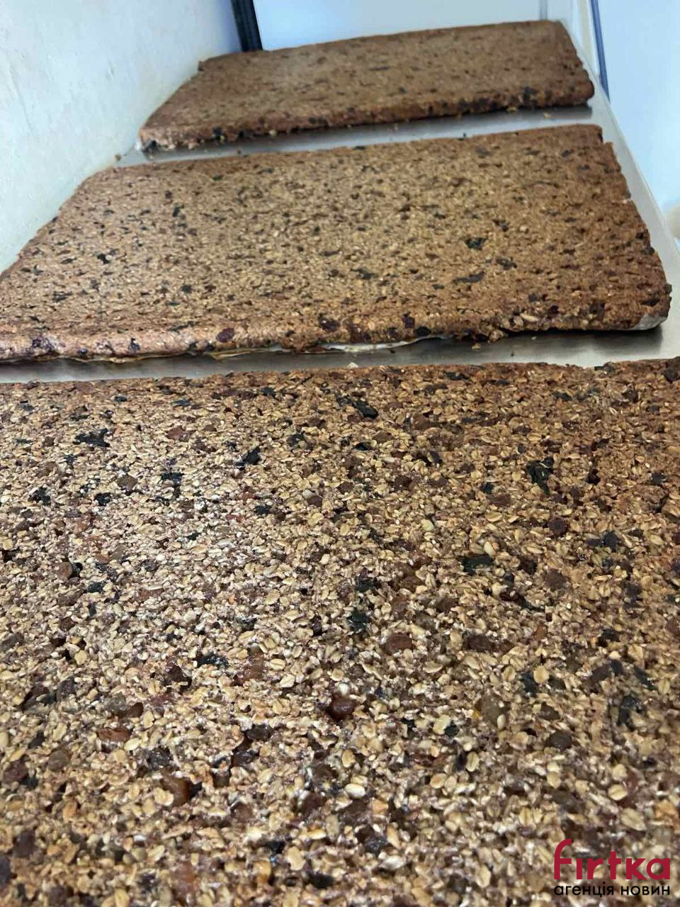 Енергетичні батончики для фронту: як в Івано-Франківську парафія Матері Божої Неустанної Помочі згуртувалась, щоб допомагати ЗСУ