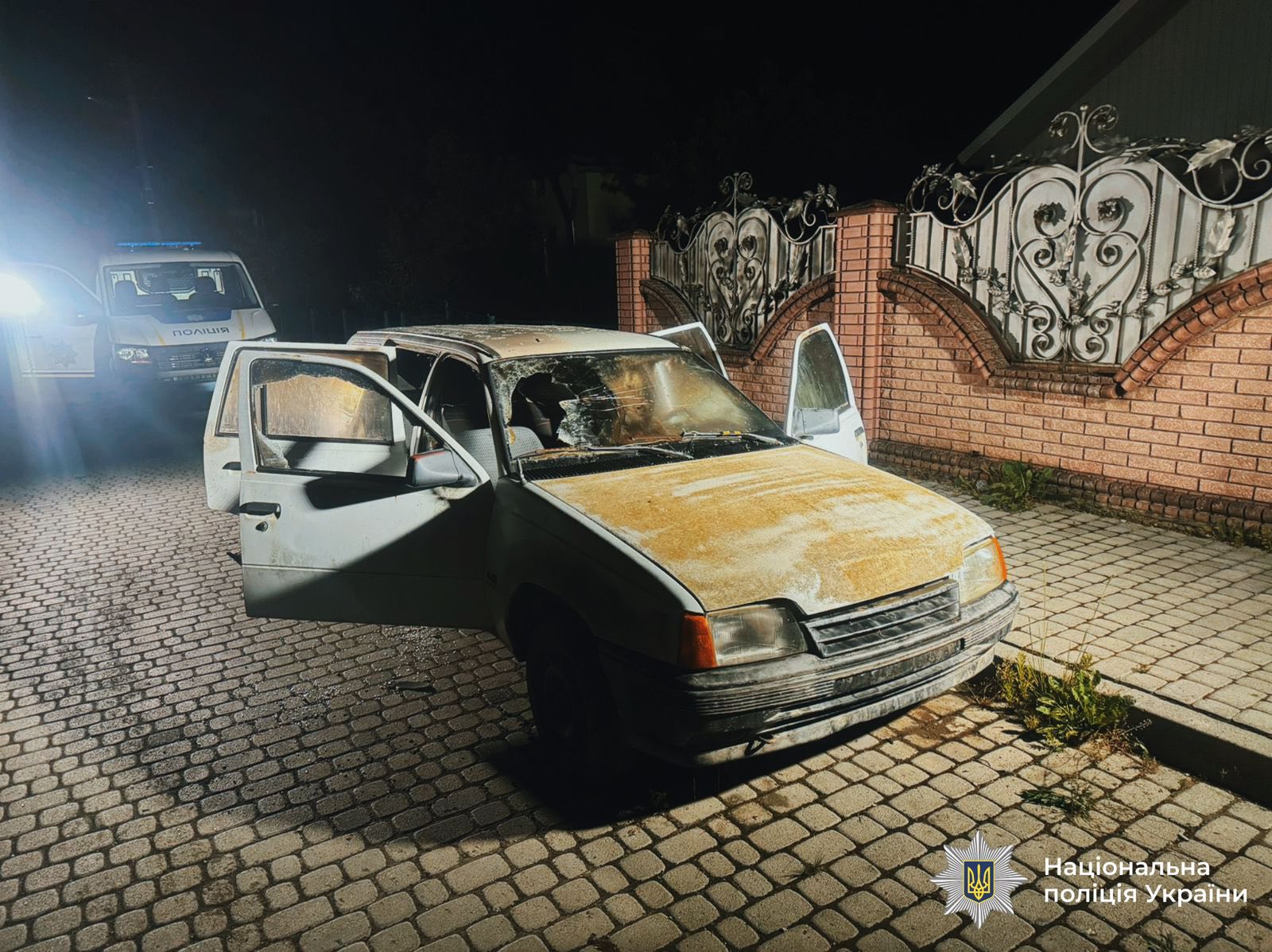 Раніше судимий: на Прикарпатті затримали чоловіка, який підпалив чуже авто (ФОТО)