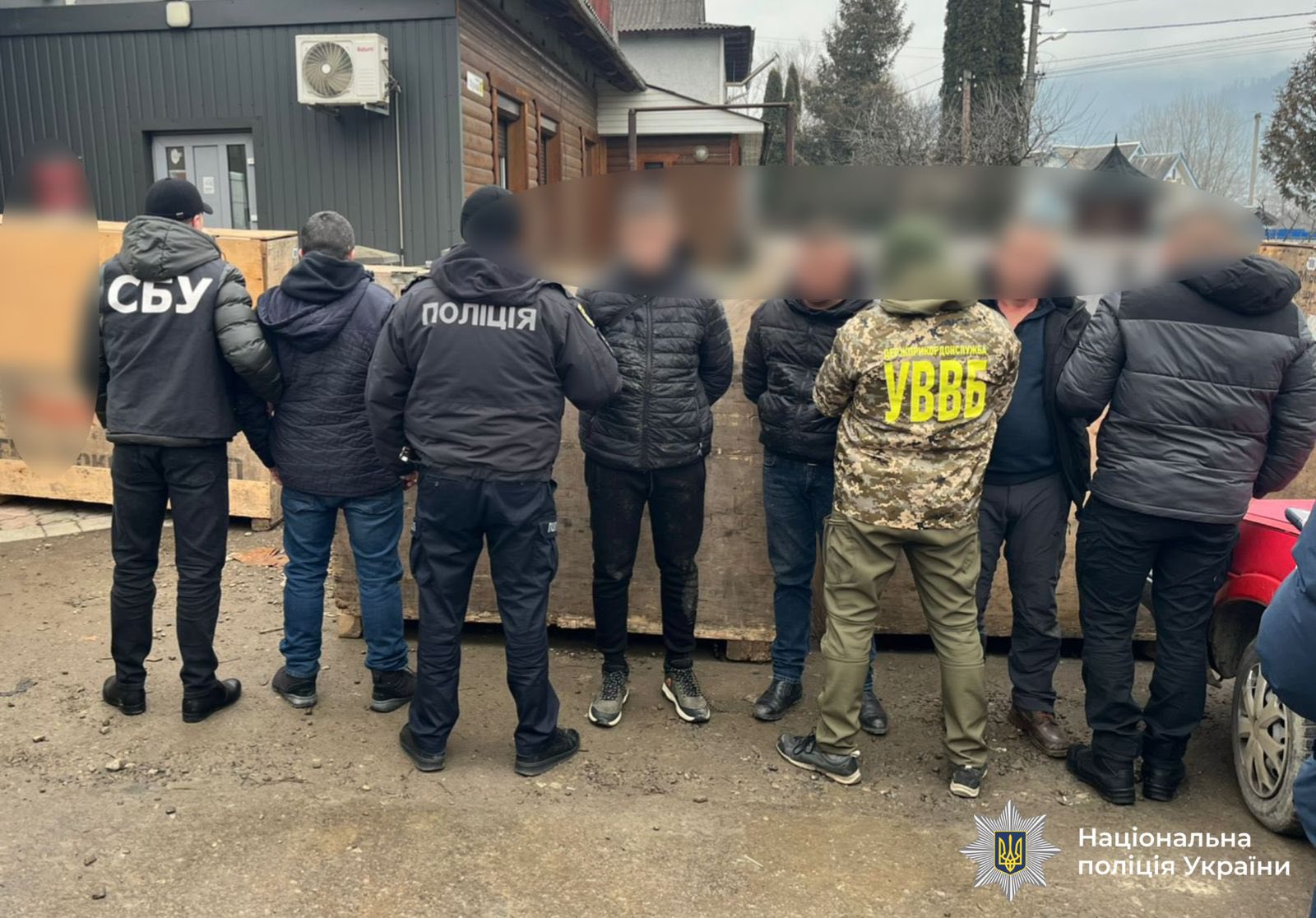 На Івано-Франківщині судитимуть організаторів схеми незаконного переправлення чоловіків за кордон