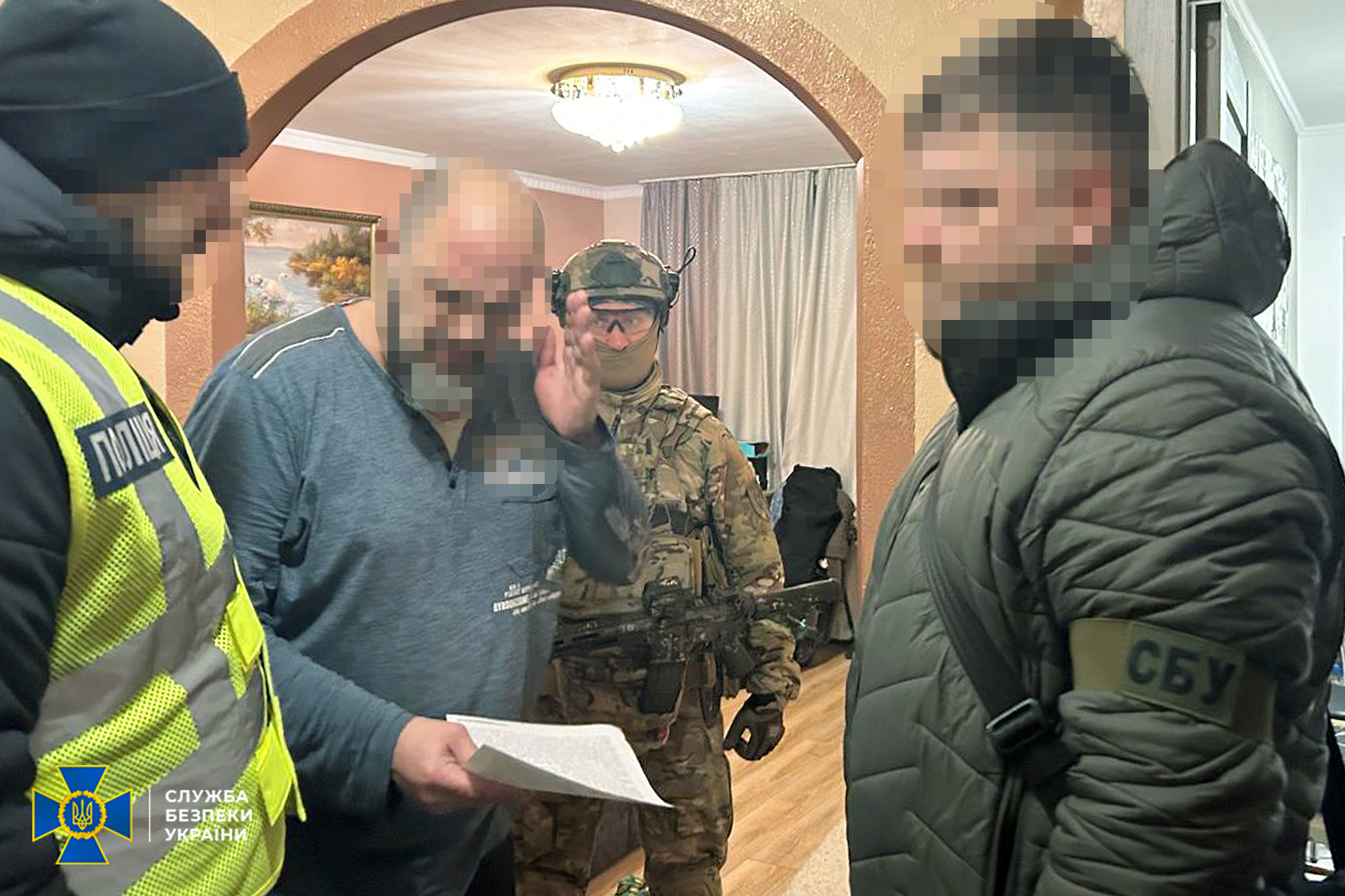 В Івано-Франківську викрили шахраїв, які привласнили квартиру померлої жінки (ФОТО)