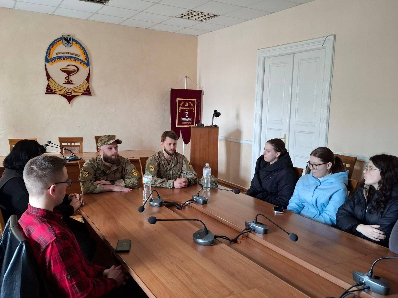 В ІФНМУ відбулася зустріч із військовими бригади «Азов» (ФОТО)