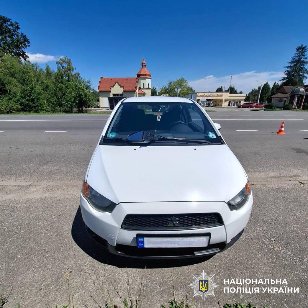 Доставили у лікарню: в Івано-Франківській громаді водійка збила пішохідку (ФОТО)