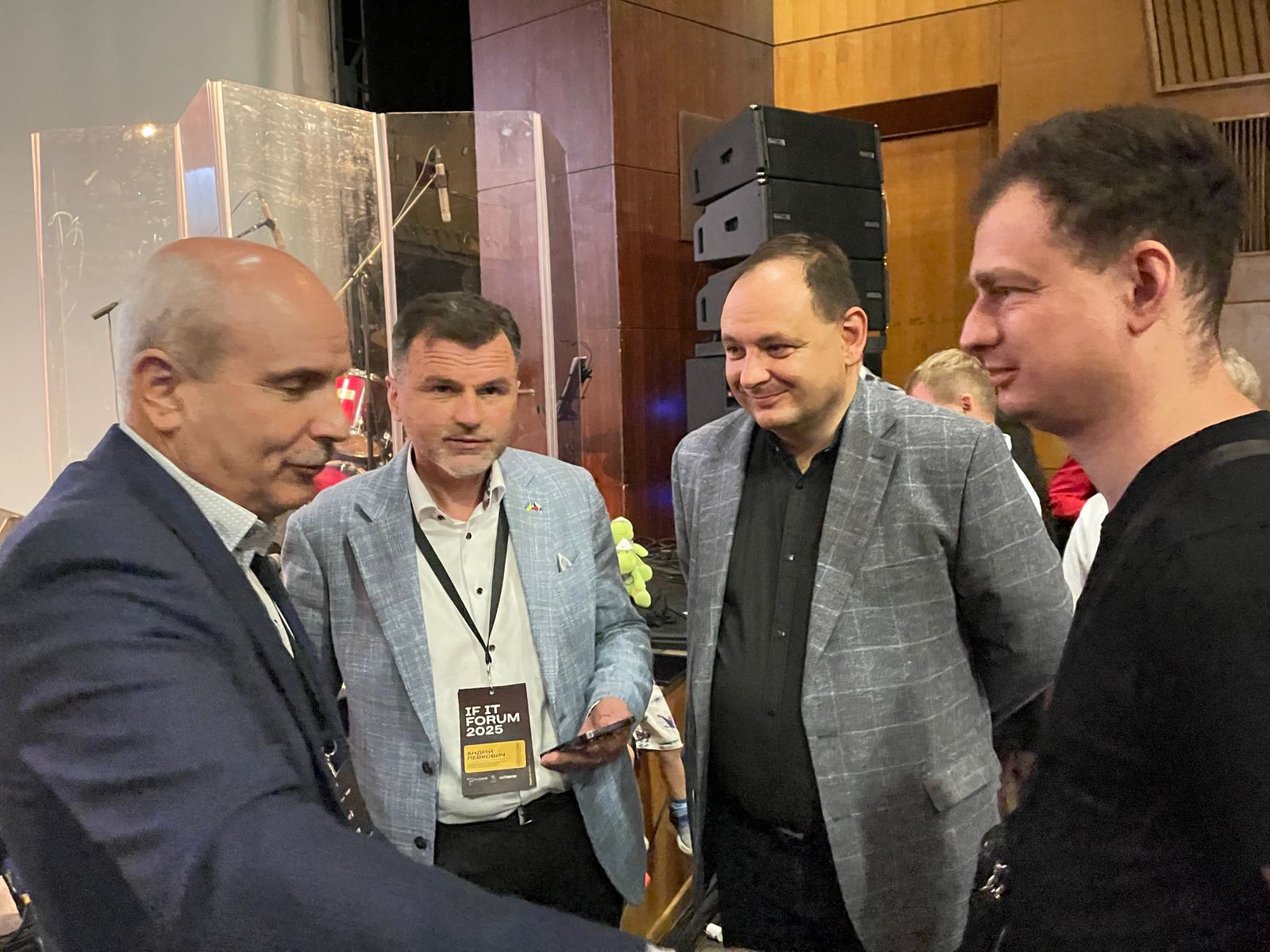 «IF IT FORUM’2025»: Щоб мати ІТ-хаб з тридцятьма тисячами програмістів, Івано-Франківськ повинен бути відкритим, комфортним та перспективним, — Тарас Кицмей