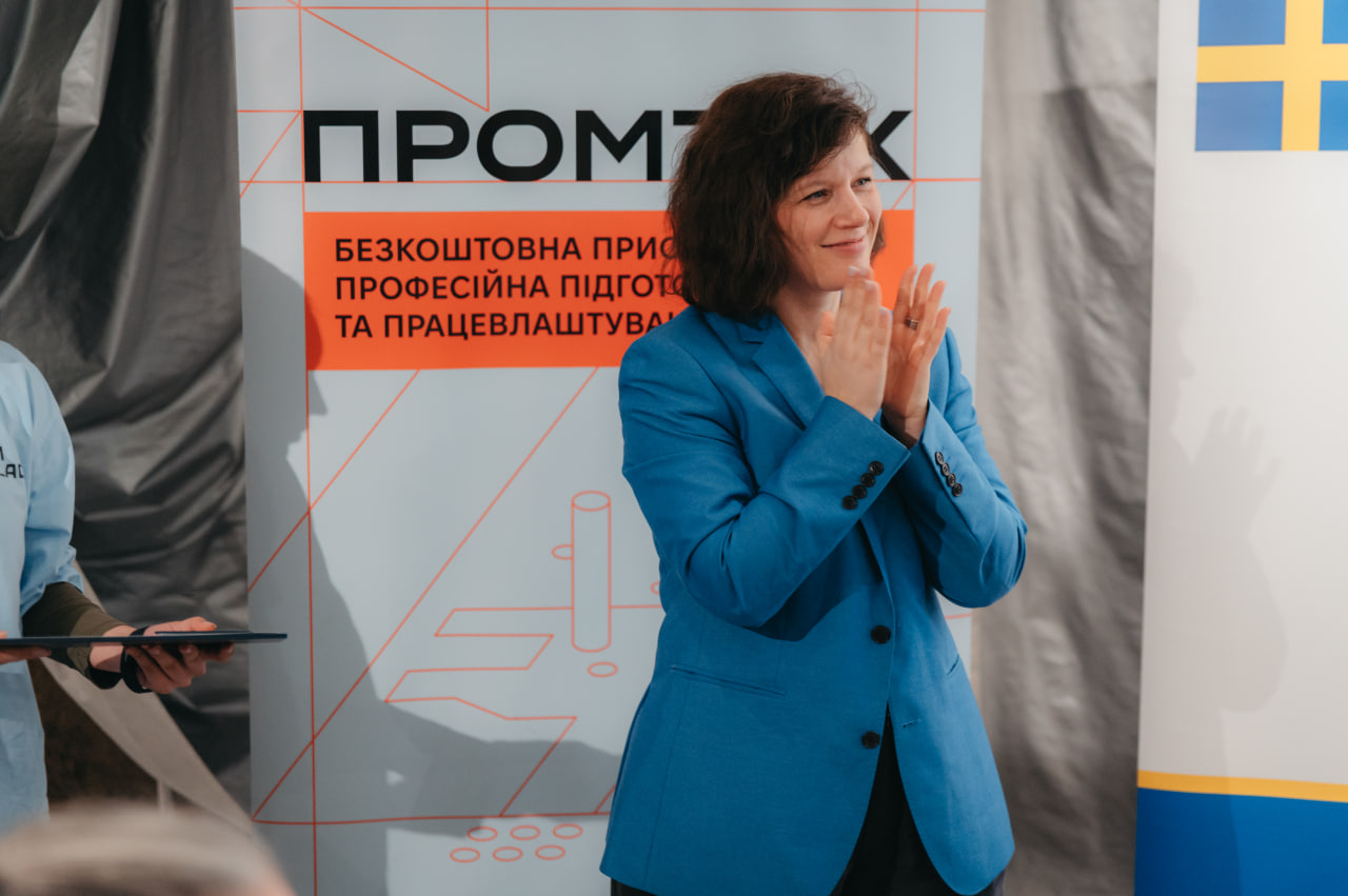 Нові фахівці з електромонтажу та контролю якості: ПРОМТЕХ відзначив випуск учасників курсу перекваліфікації