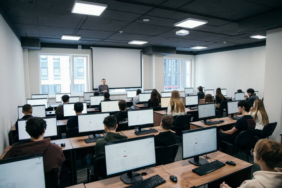 Стали відомі перші переможці конкурсів для школярів, які тривають у Франківську