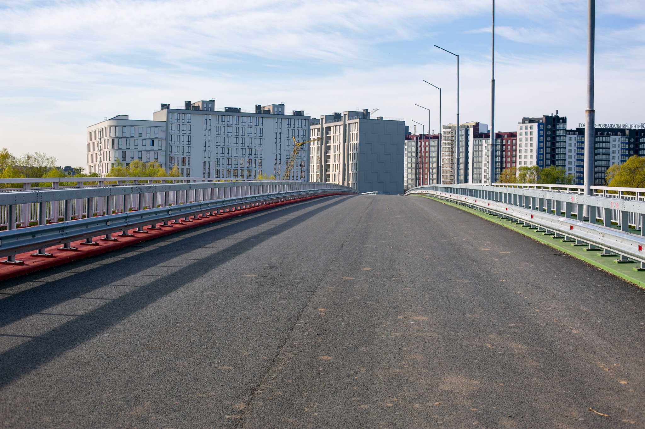 В Івано-Франківську завершують роботи на мості на Пасічну: коли відкриють рух для авто