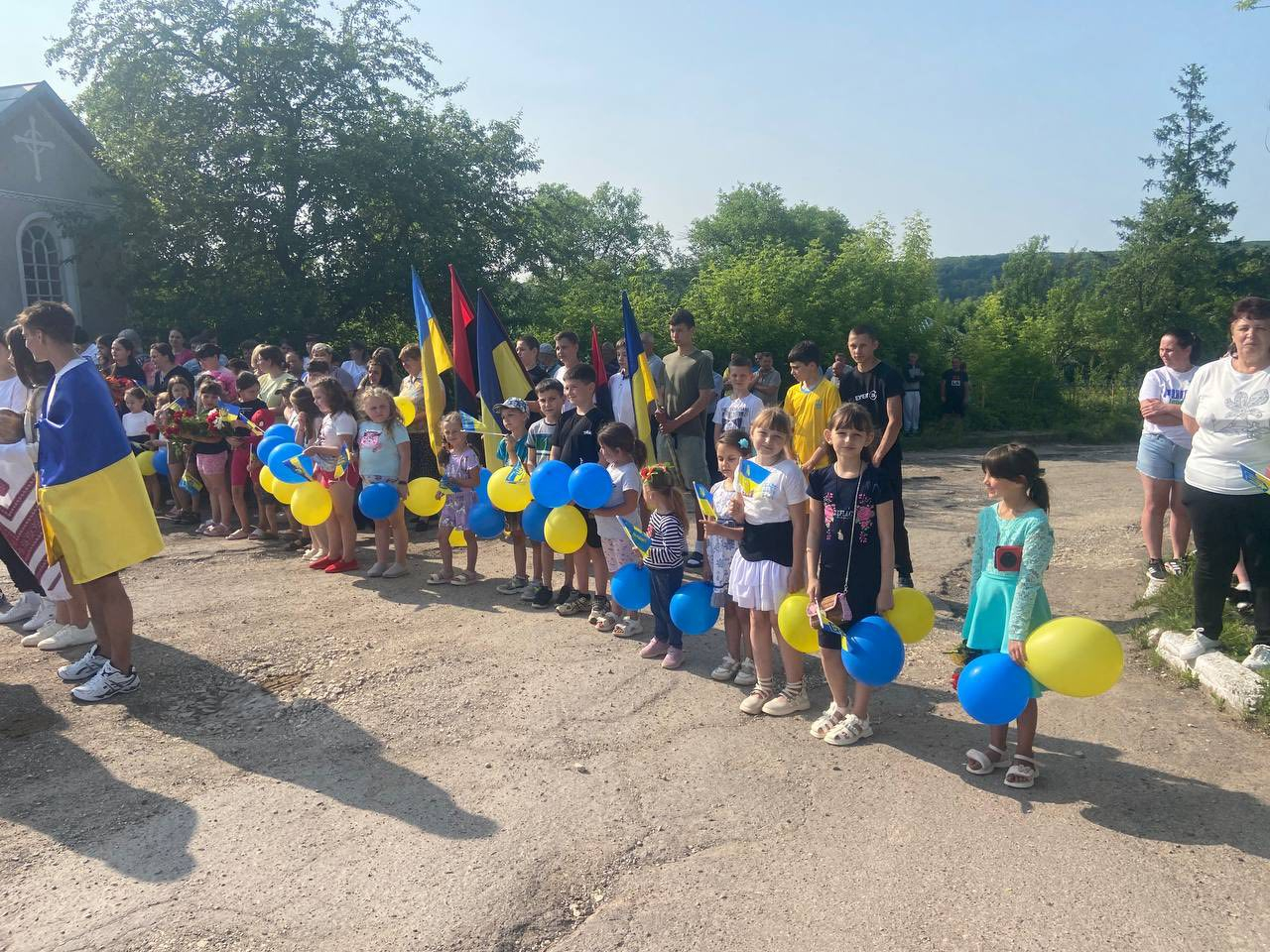 На Прикарпатті зустріли звільненого з російського полону воїна Віталія Ленчовського (ФОТО/ВІДЕО)