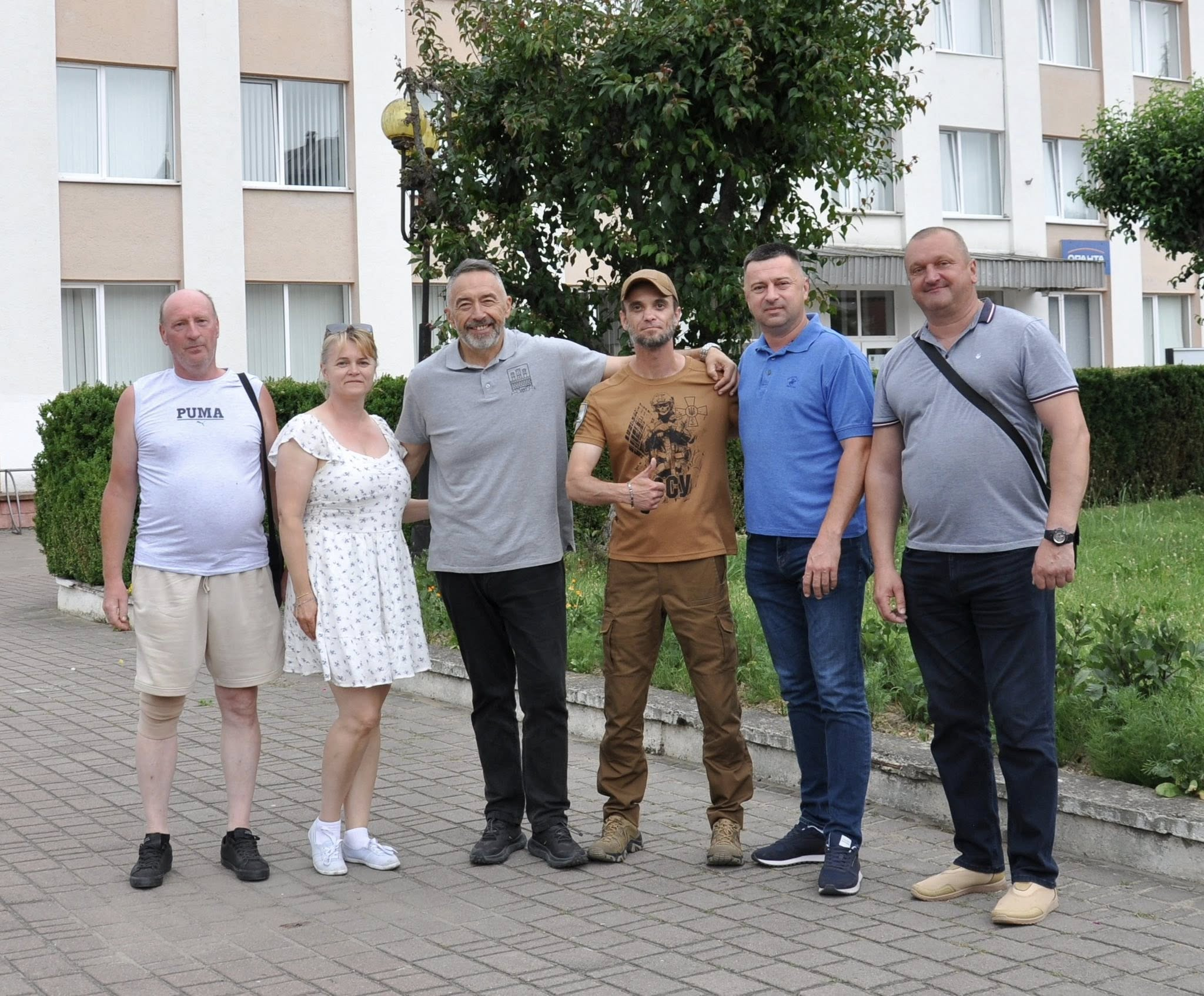 Воїн зі сталевим характером: на Прикарпатті зустріли бійця, який понад три роки провів у полоні (ФОТО)