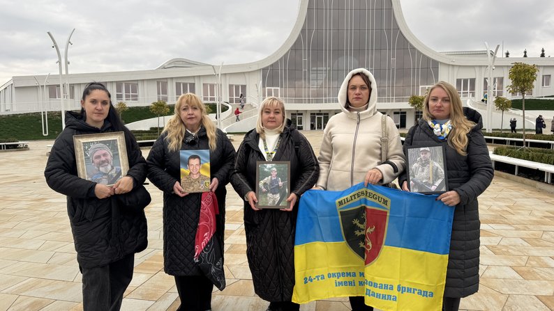«Це є знаком Божої милості»: на Івано-Франківщину привезли частину хреста, на якому розіп'яли Ісуса