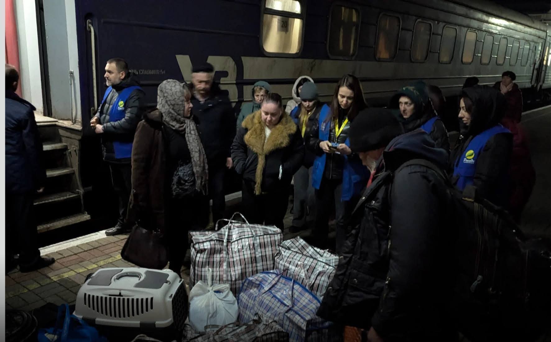 В Івано-Франківську область прибув черговий евакуаційний потяг з Донецької області